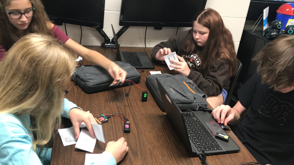 Students code Microbits 